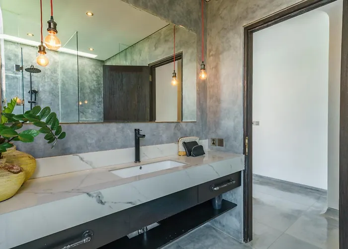 Bali Townhouse 1 - Amazing 2br W/pool - Perfect Location