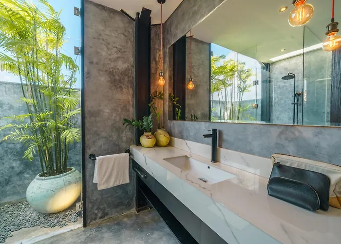 Villa Bali Townhouse 1 - Amazing 2br W/pool - Perfect Location