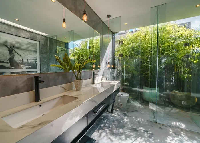 Villa Bali Townhouse 1 - Amazing 2br W/pool - Perfect Location